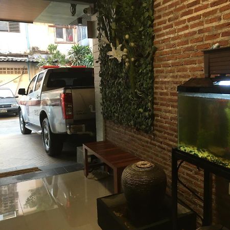 Icon Hostel Bangkok Ngoại thất bức ảnh